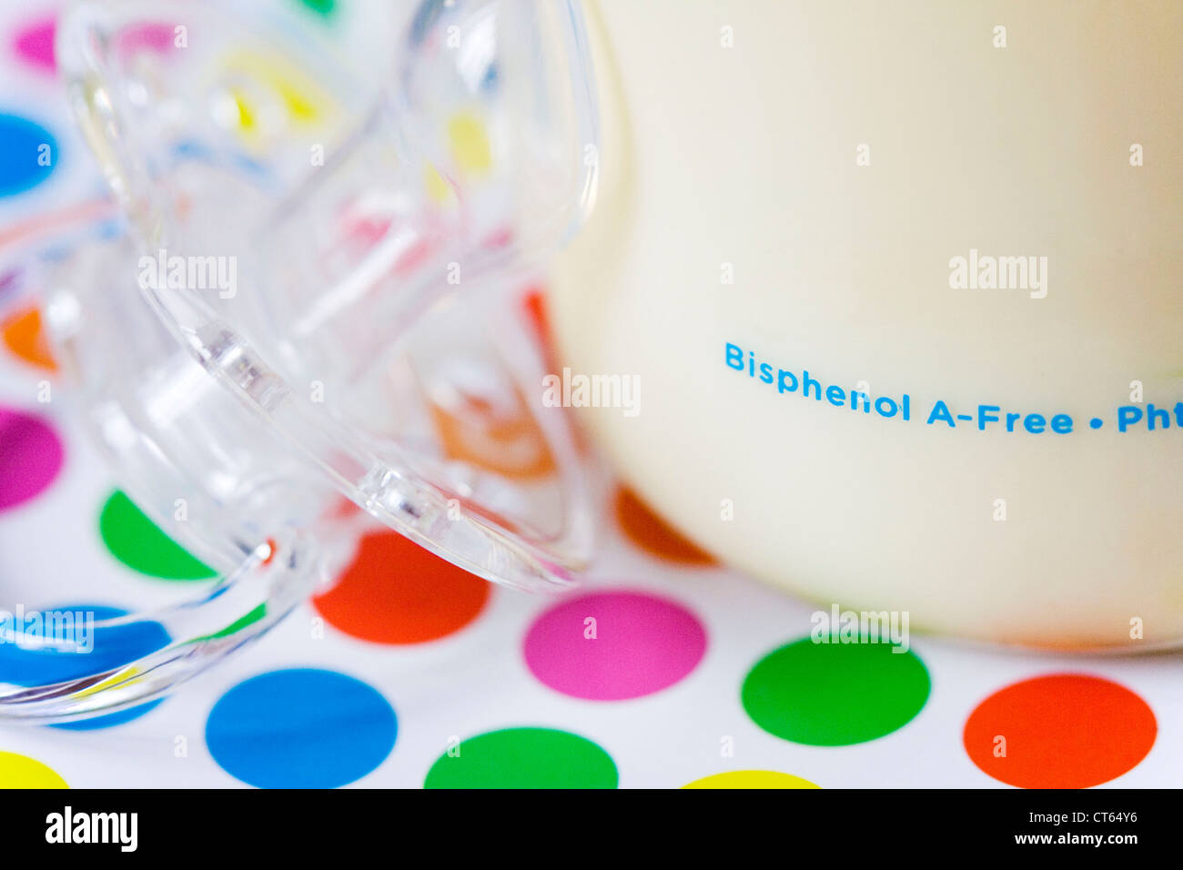 FLASCHE FÜTTERN Stockfoto