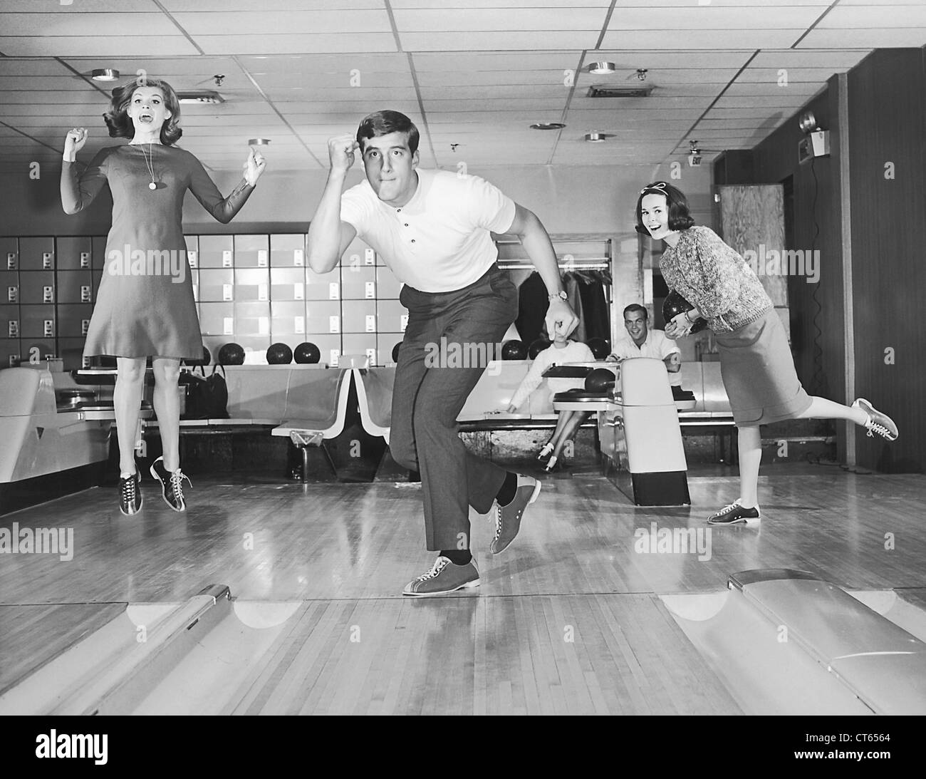 Mann, bowling Stockfoto