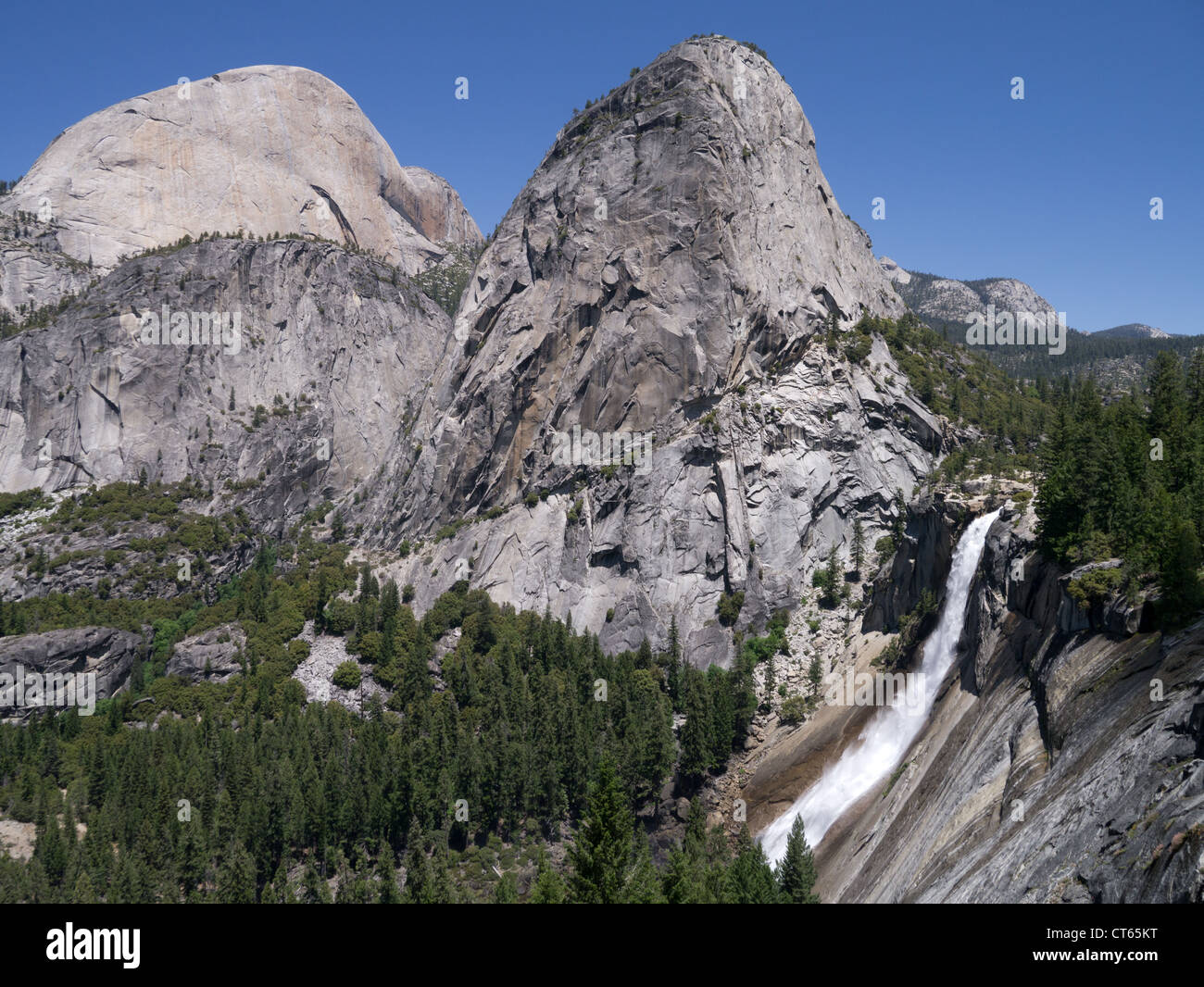 Nevada Fall am Merced River im Yosemite-Nationalpark, Kalifornien, USA Stockfoto
