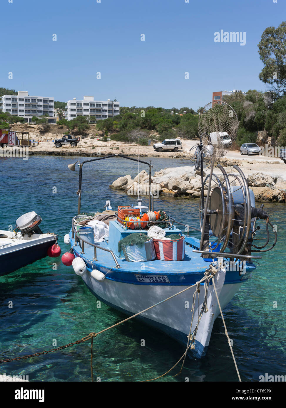 dh Nissia Bay PROTARAS ZYPERN zypriotische Fischerboote festgemacht griechischen Boot Stockfoto