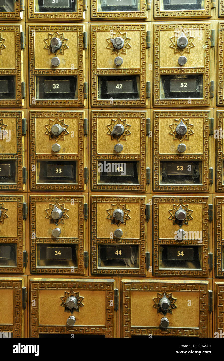 Antike Briefkästen (noch in Gebrauch) bei der Post in Pocono Manor Inn Stockfoto