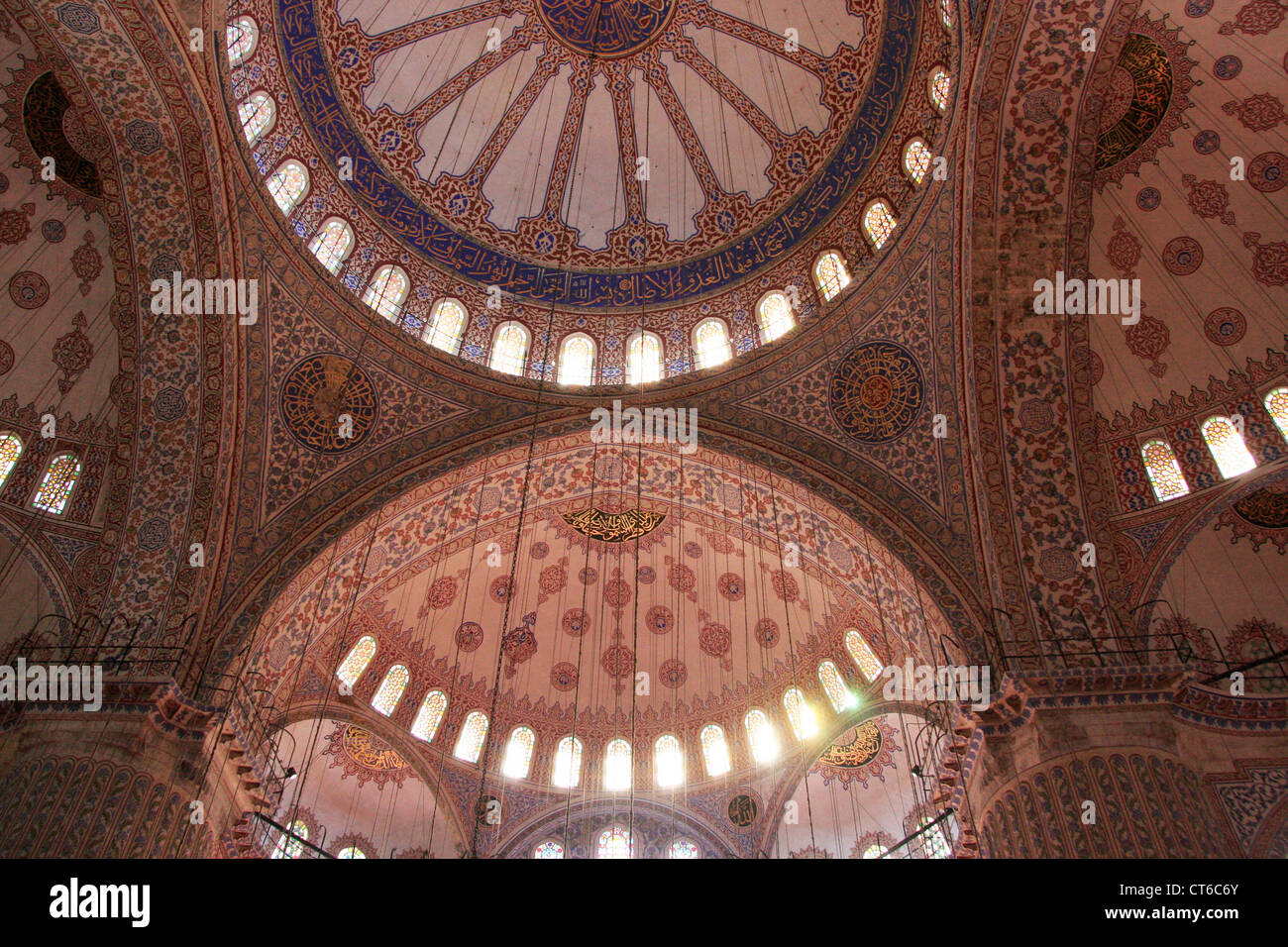 Das Innere des Sultan Ahmed Mosque, Sultanahmet, Istanbul, Türkei Stockfoto