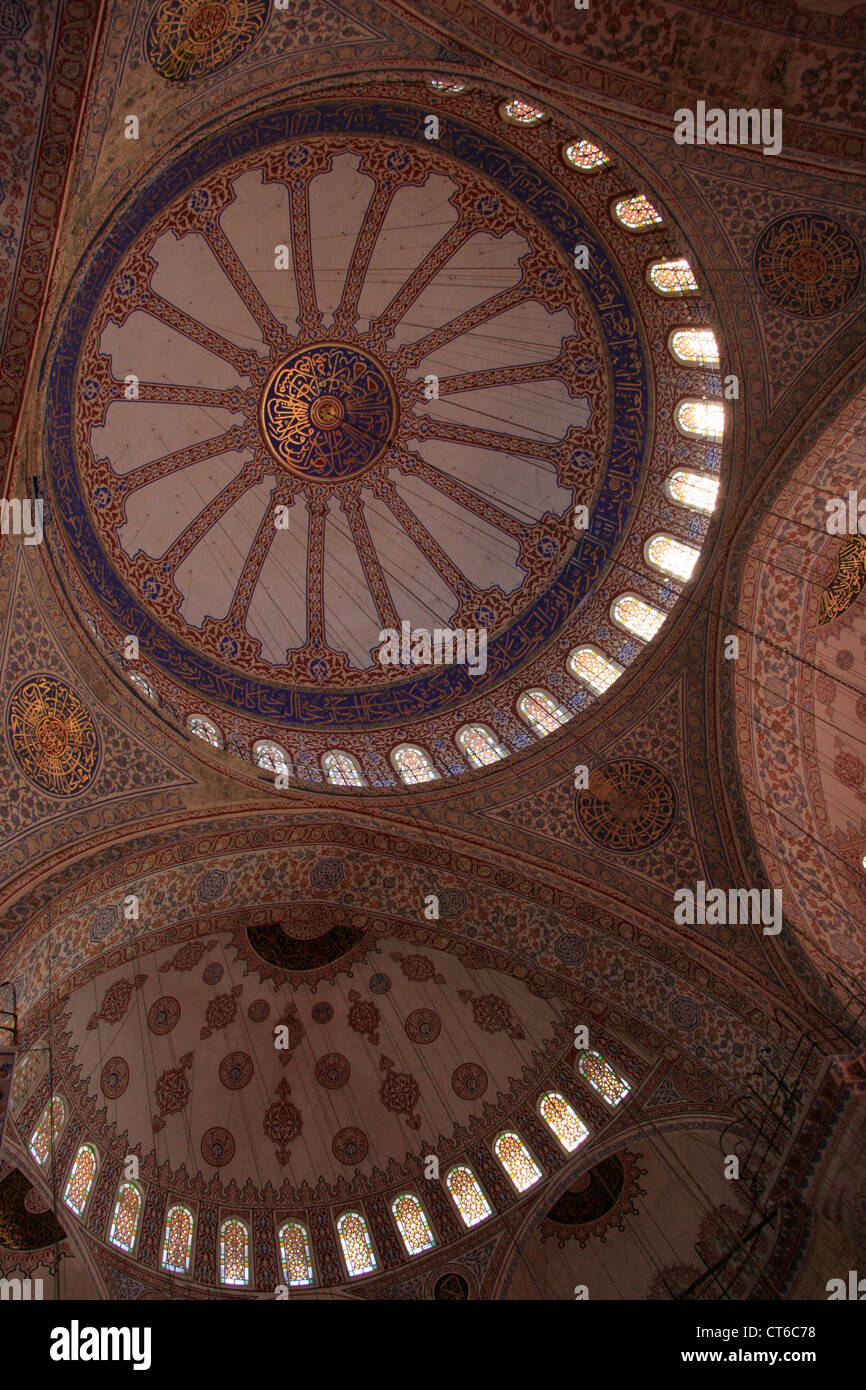 Das Innere des Sultan Ahmed Mosque, Sultanahmet, Istanbul, Türkei Stockfoto