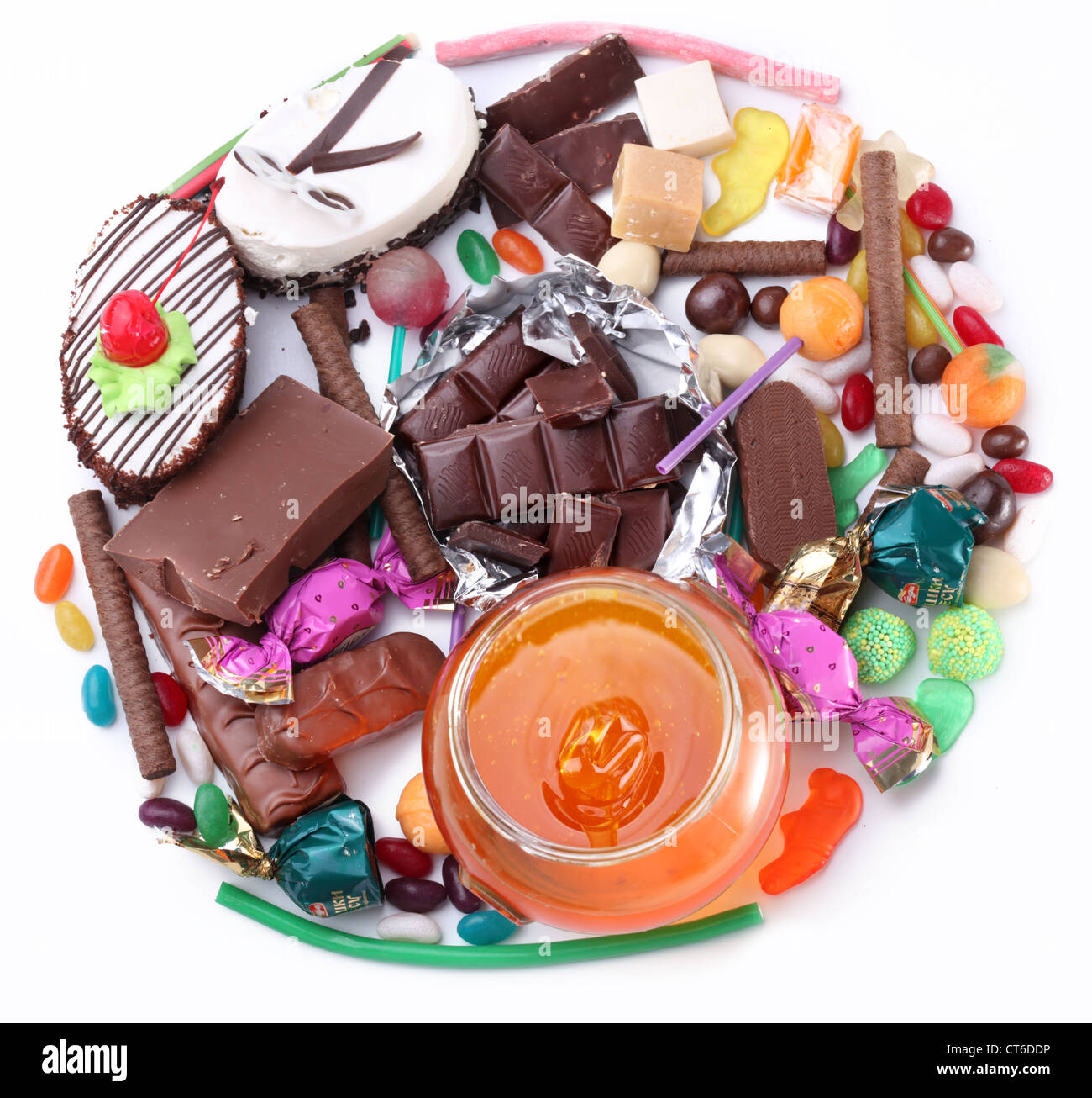 Süßigkeiten in Form von Kreis. Isoliert auf weiss Stockfoto