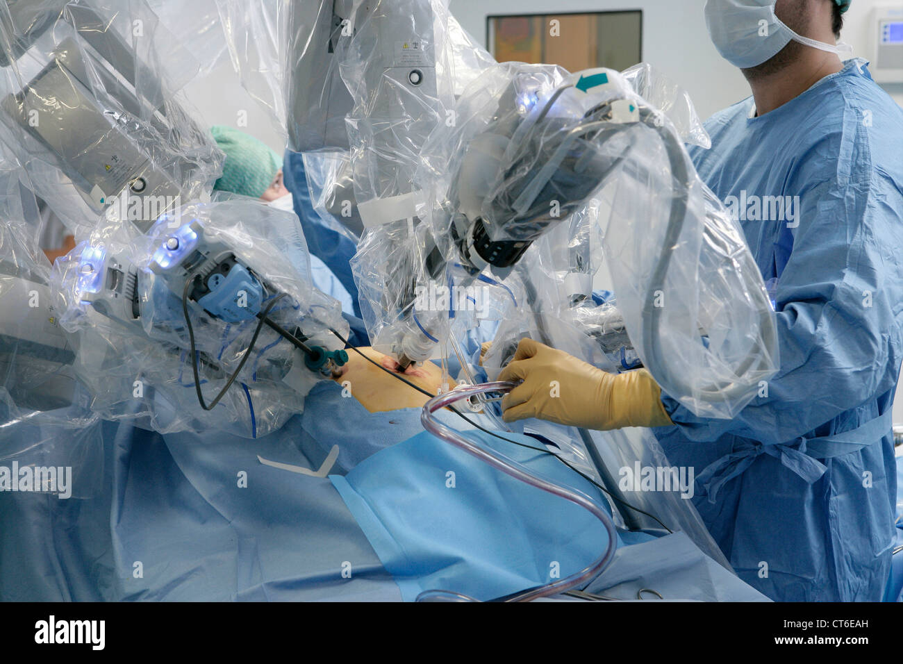 ROBOTER-ASSISTIERTE CHIRURGIE Stockfoto