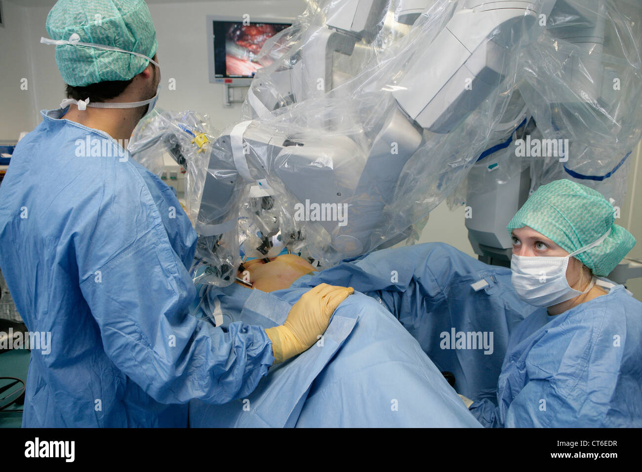 ROBOTER-ASSISTIERTE CHIRURGIE Stockfoto