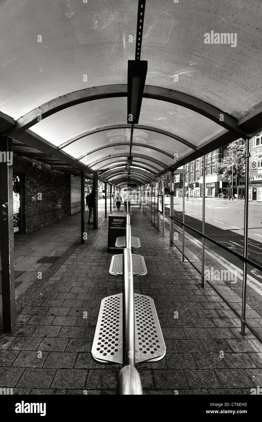 Bushaltestelle für den öffentlichen Verkehr Nahverkehr in Leeds Stockfoto