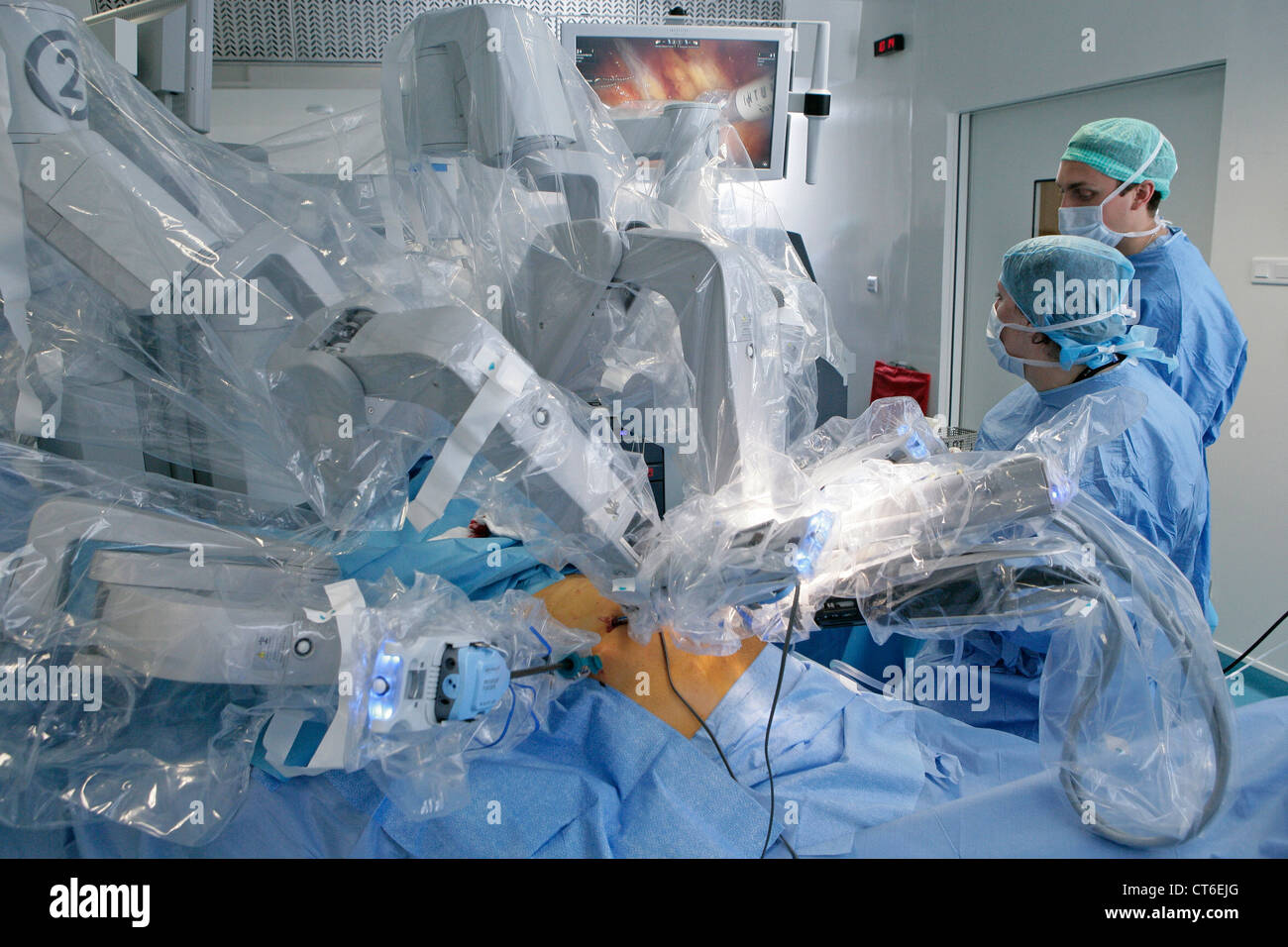 ROBOTER-ASSISTIERTE CHIRURGIE Stockfoto