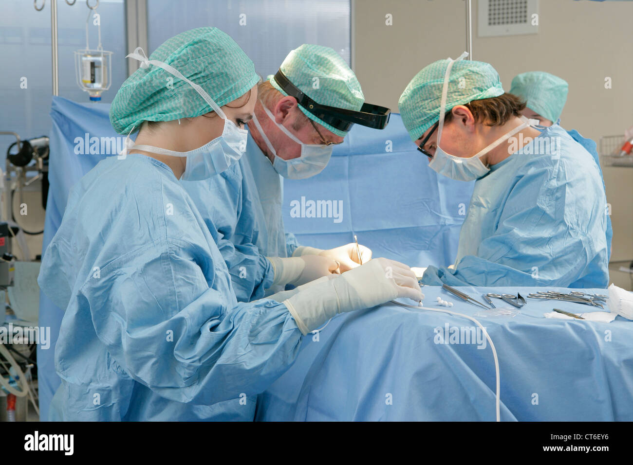 KIND IN DER CHIRURGIE Stockfoto