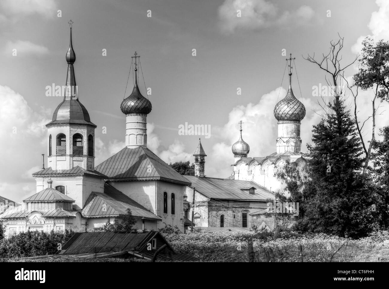 Schwarz / weiß Foto der alten Kirchen in Rostow, Goldener Ring, Russland. Stockfoto