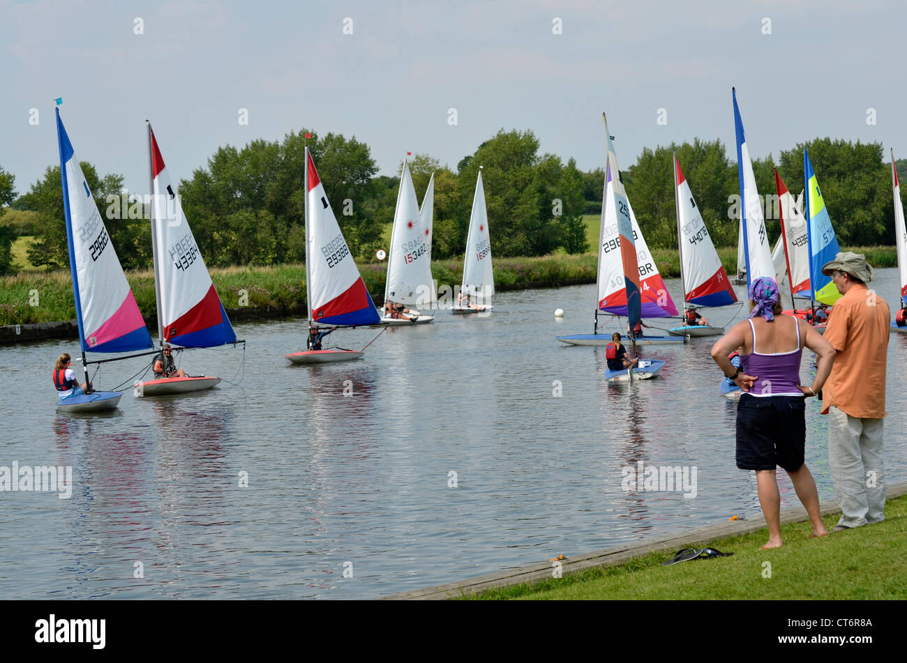 Mono-Segel-Rennen Stockfoto