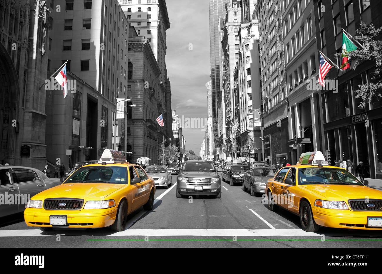 Vereinigte Staaten von Amerika. New York. Manhattan. Verkehr auf der 5th Avenue. Stockfoto