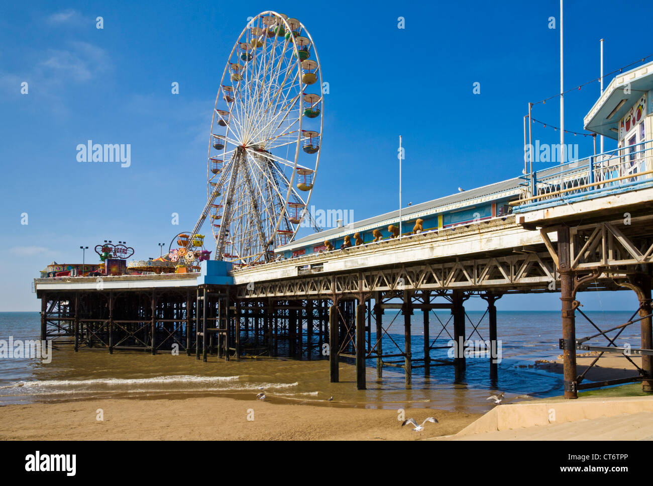 Riesenrad auf dem zentralen Pier Blackpool Lancashire England GB UK EU Europa Stockfoto