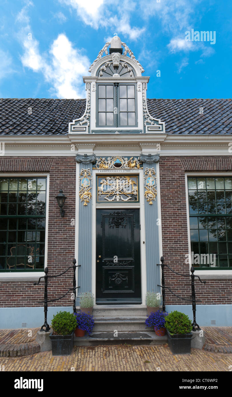 Fassade eines monumentalen Hauses in Zaanse Schans, Niederlande Stockfoto