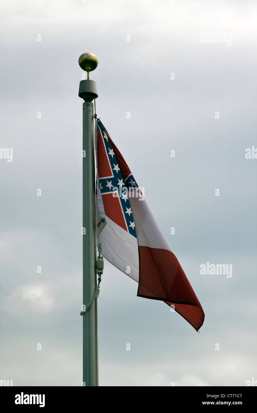 Eine moderne Konföderierten Flagge am historischen Hollywood Cemetery in Richmond Virginia. Stockfoto