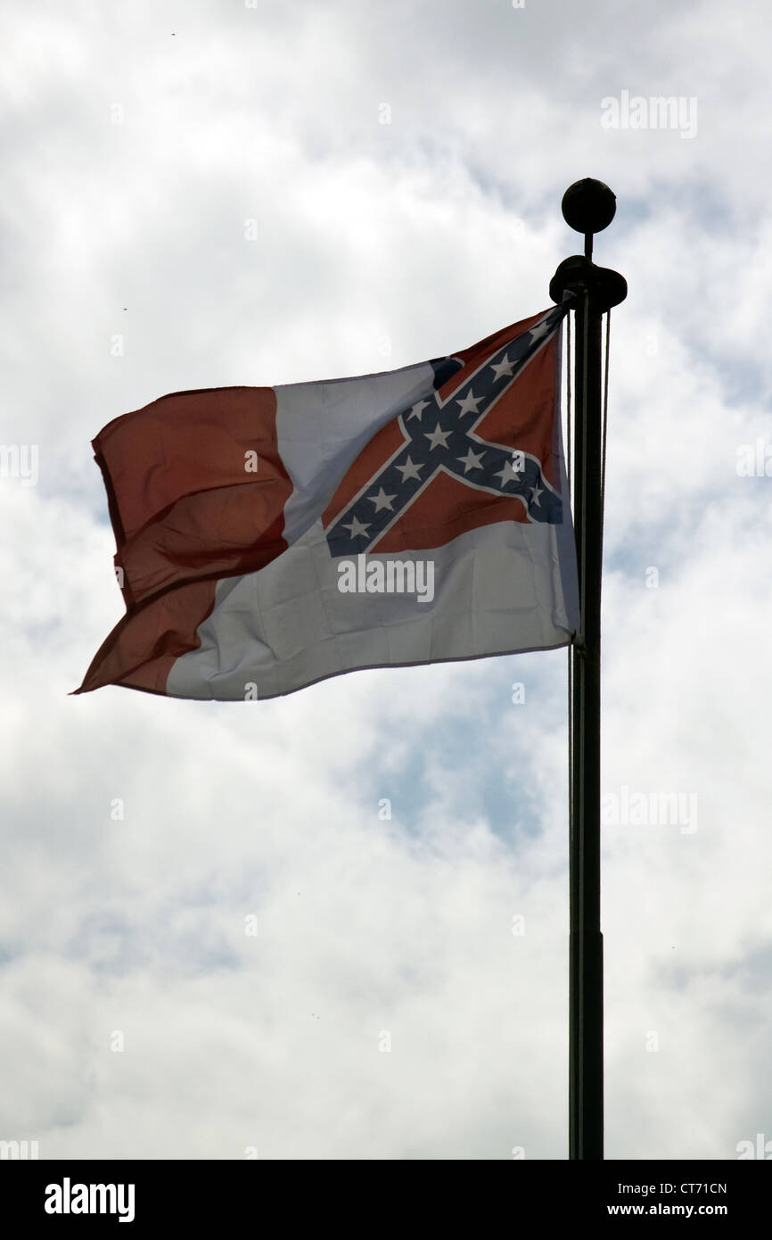 Eine moderne Konföderierten Flagge am historischen Hollywood Cemetery in Richmond Virginia. Stockfoto