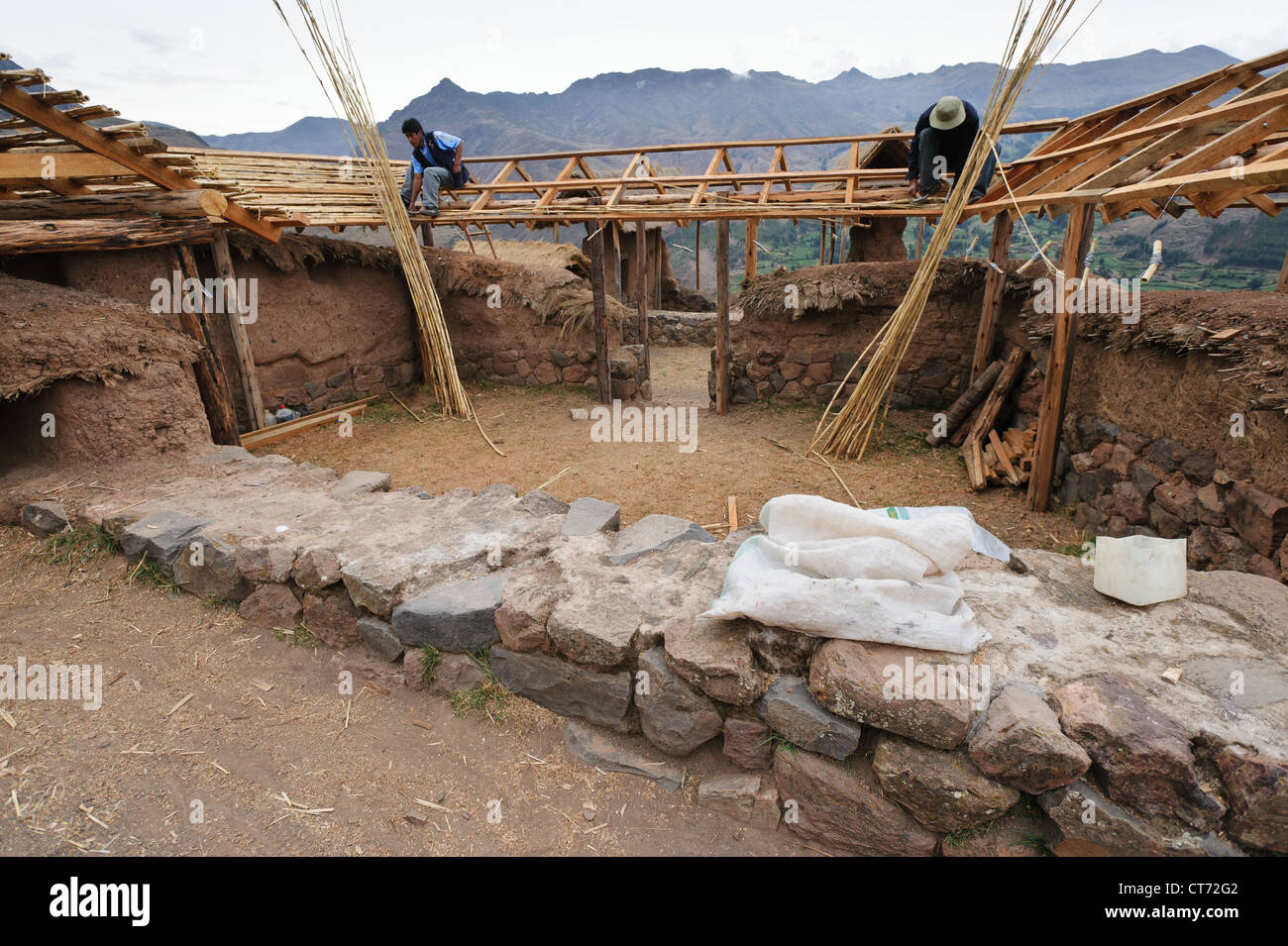 Pre-Inka-Ruinen in Pisac, Urubamba, Peru wiederhergestellt wird. Stockfoto