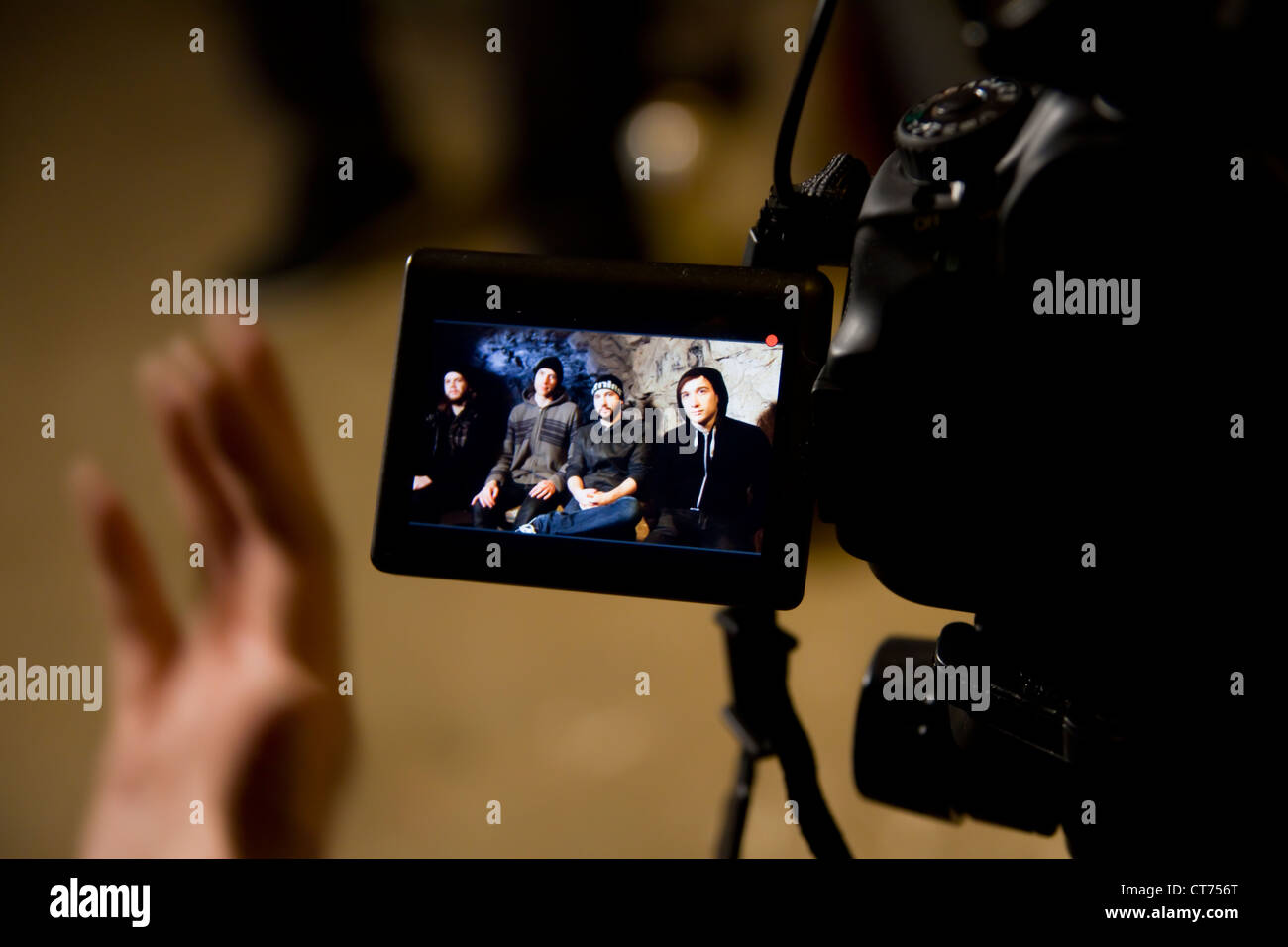 SYLOSIS Musikvideo Shooting hinter den Kulissen in der Chislehurst caves Lage Stockfoto