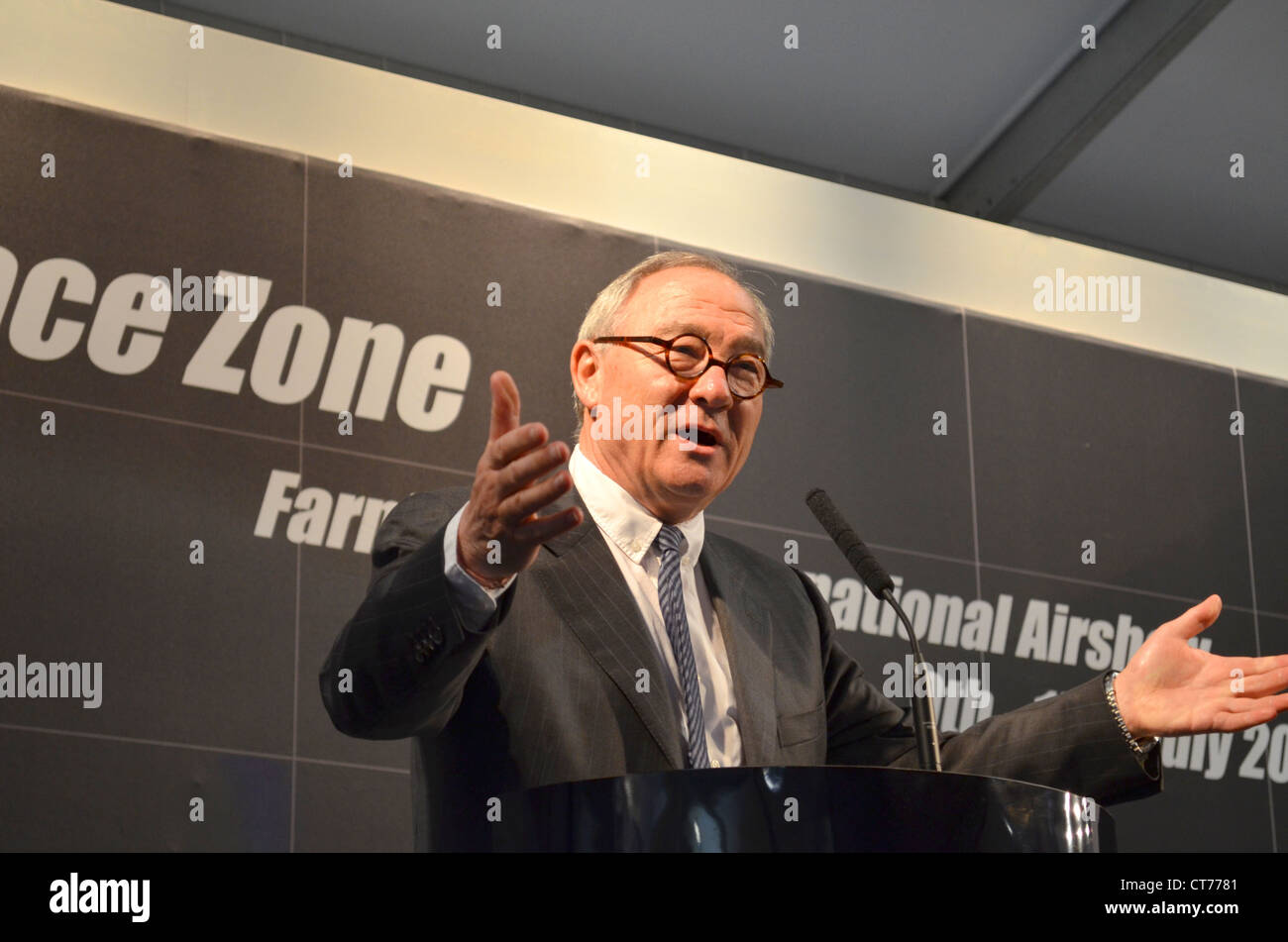 Jean Jacques Dordain, Generaldirektor der ESA, spricht auf der Farnborough Air Show Stockfoto