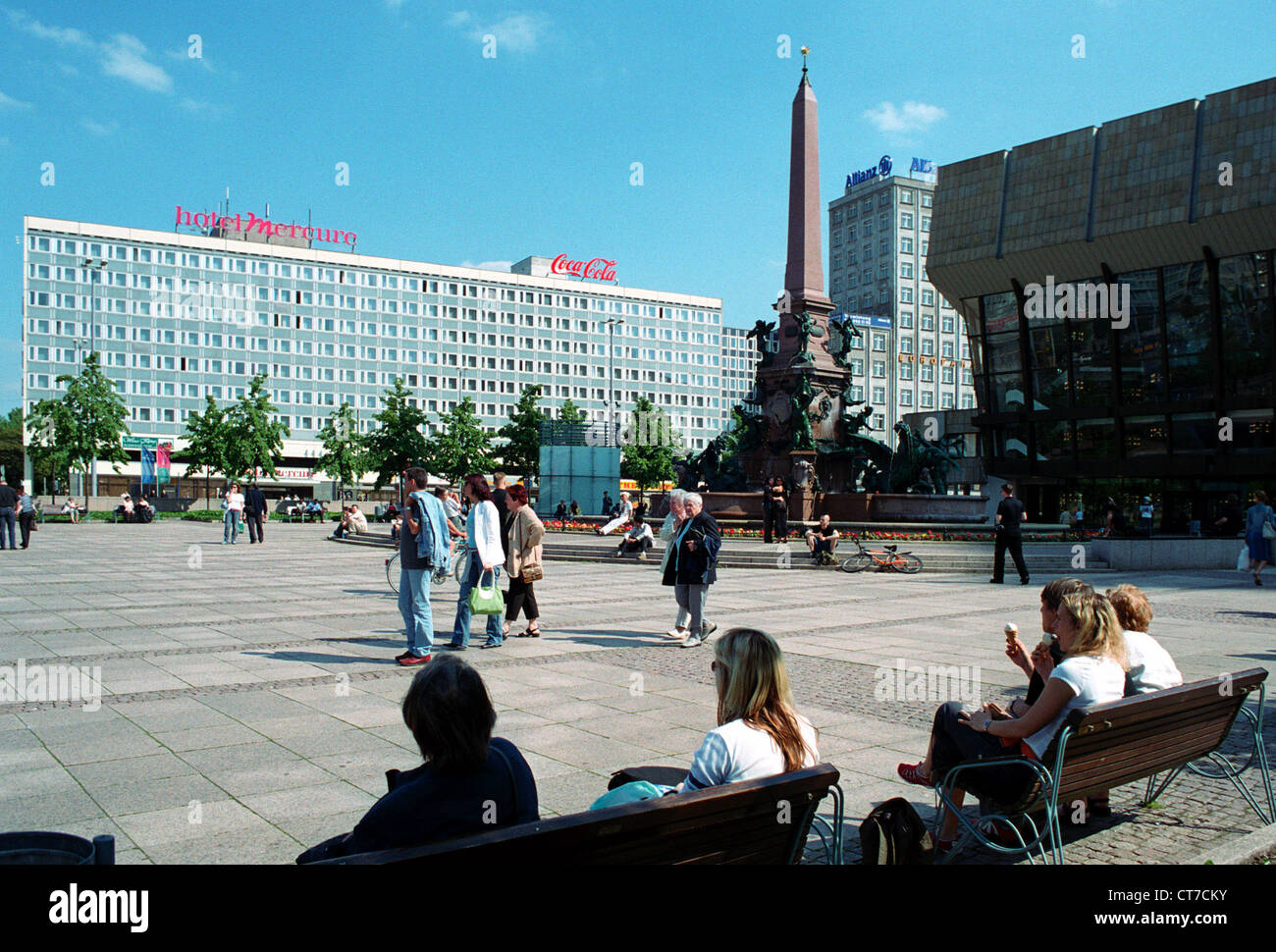 Leipzig, Menschen am Augustusplatz Stockfoto