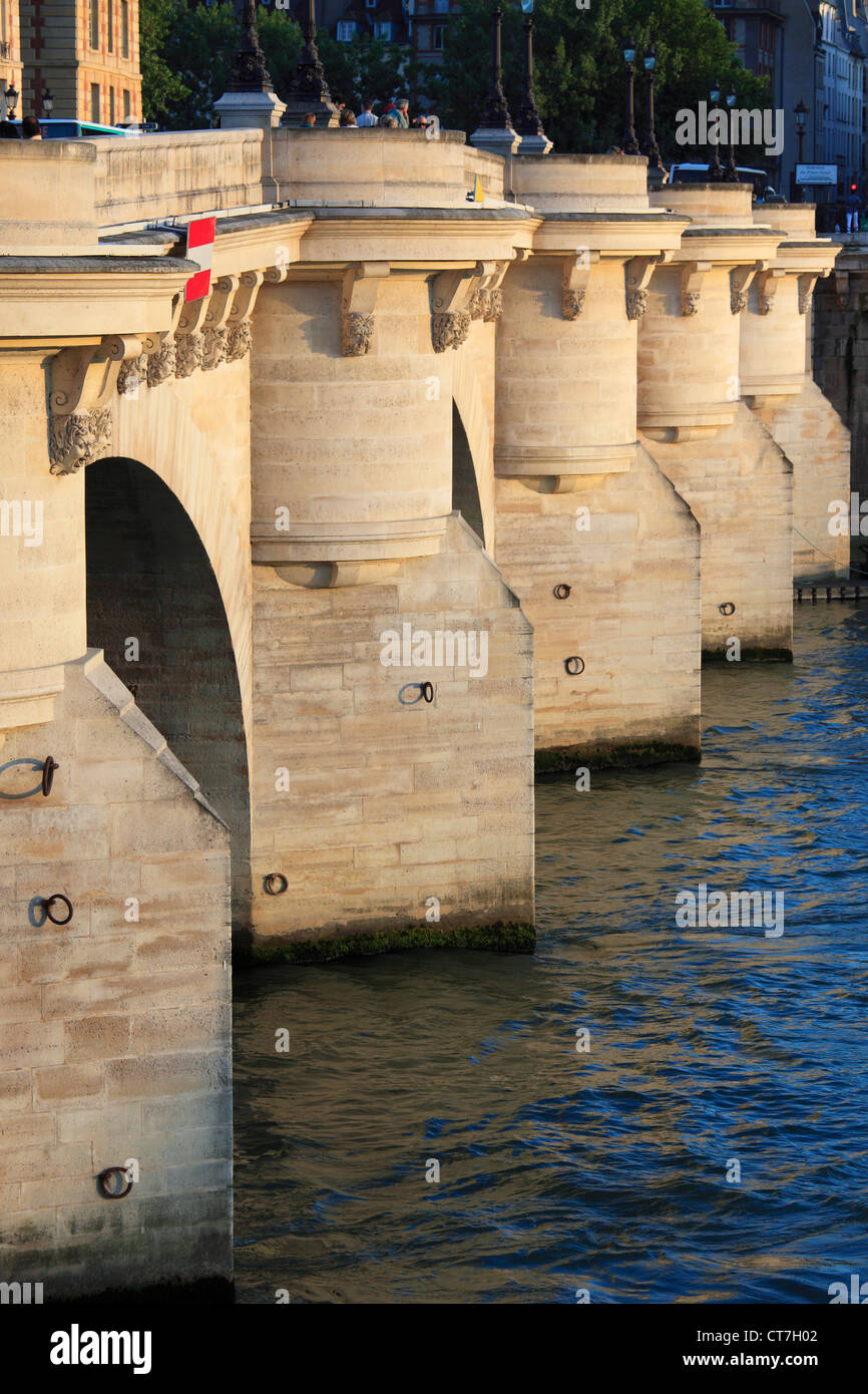 Frankreich, Paris, Ile De La Cité, Seineufer, Pont Neuf Brücke, Stockfoto