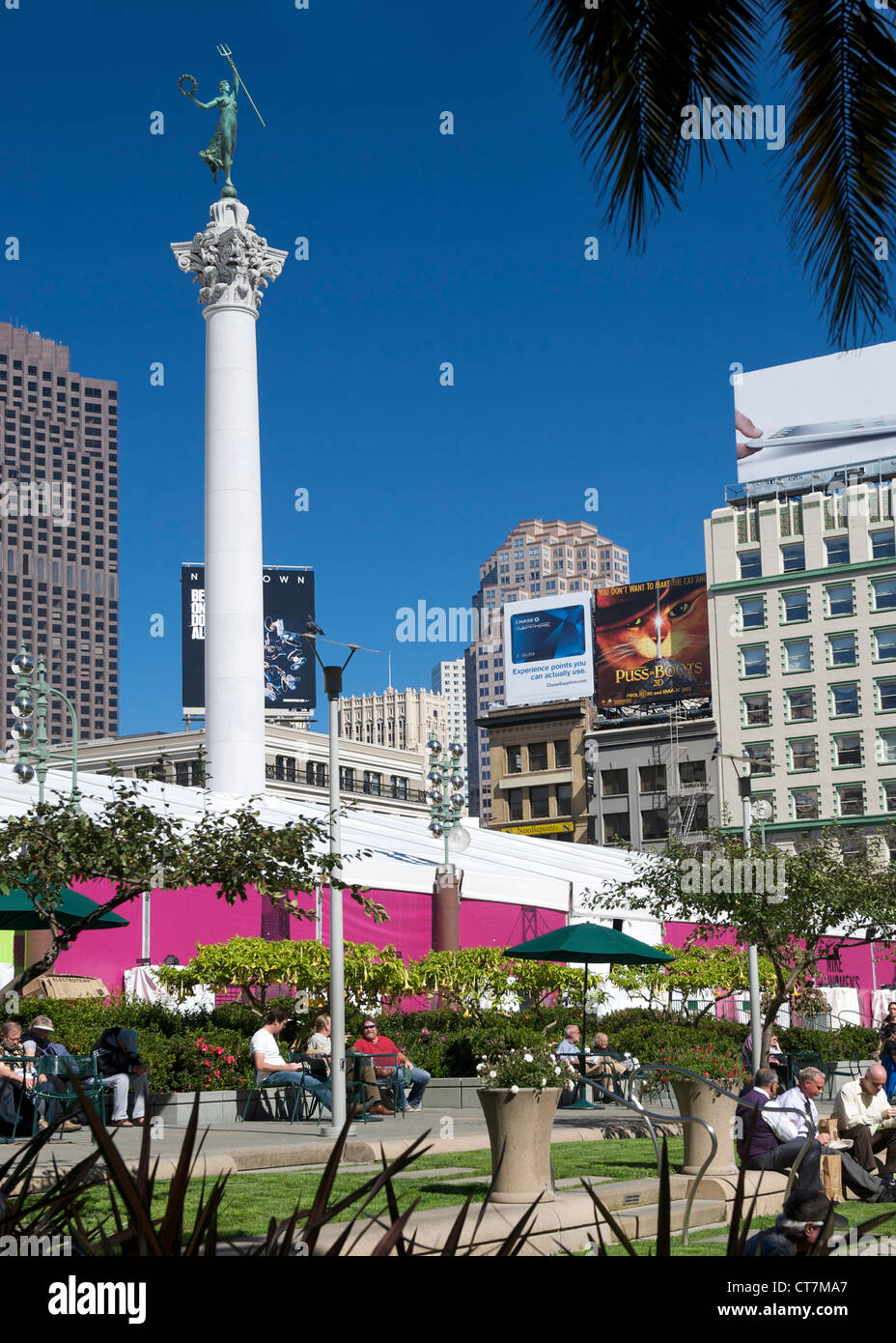 Die Dewey-Denkmal und Union Square Park in San Francisco, Kalifornien, USA. Stockfoto