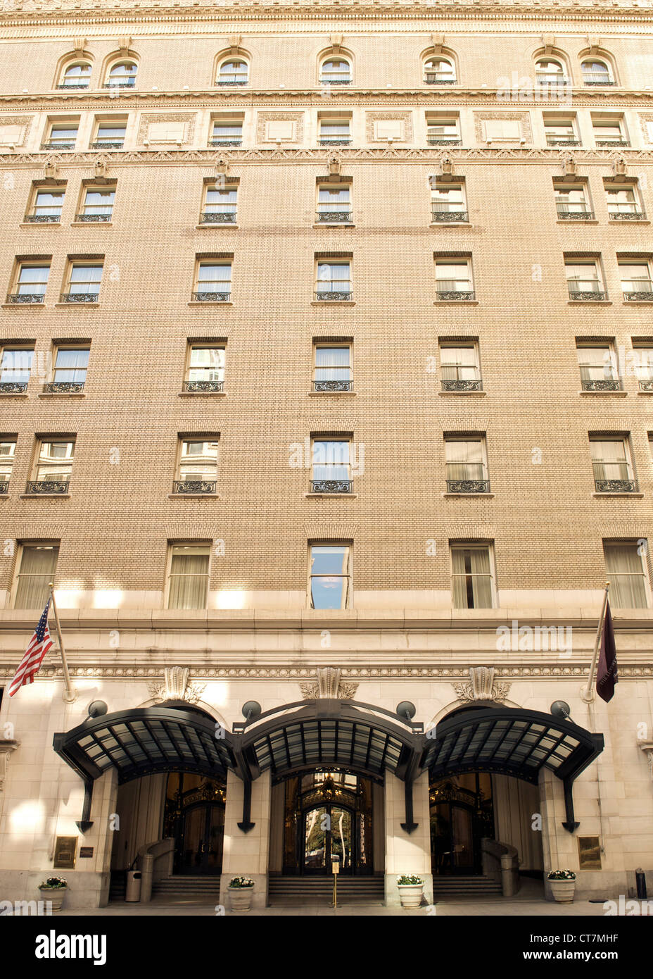 Der Eingang und die Fassade des Hotel Palace in San Francisco, Kalifornien, USA. Stockfoto