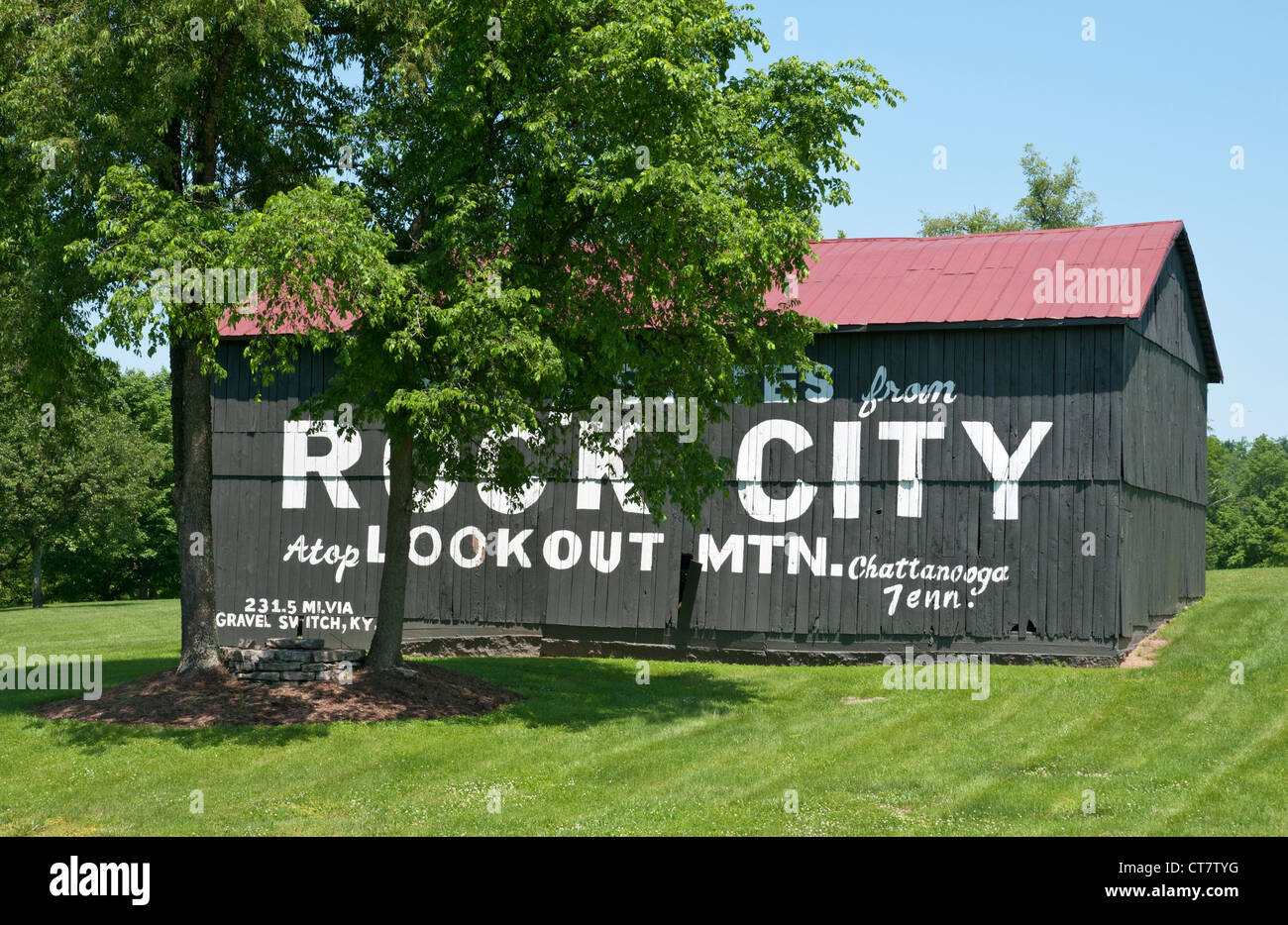 In der Nähe von Chattanooga, Tennessee, Kentucky, Loretto, Werbung auf alte Scheune für Rock City Gardens auf Lookout Mountain. Stockfoto