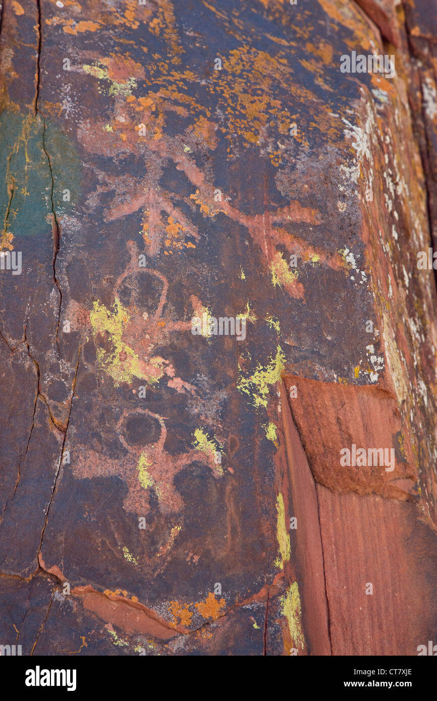 Petroglyphen oder Felszeichnungen Stockfoto