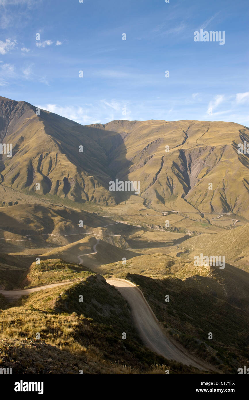 Blick auf Tal und Straße für Salta Cafayate Cachi Schaltung Stockfoto