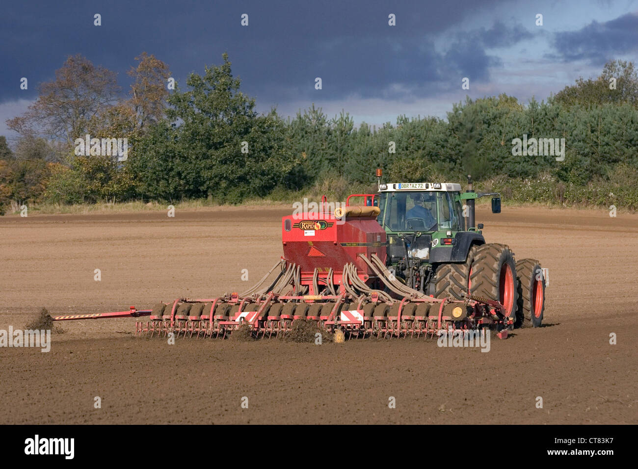 Mecklenburg, ein Traktor im Bereich Stockfoto