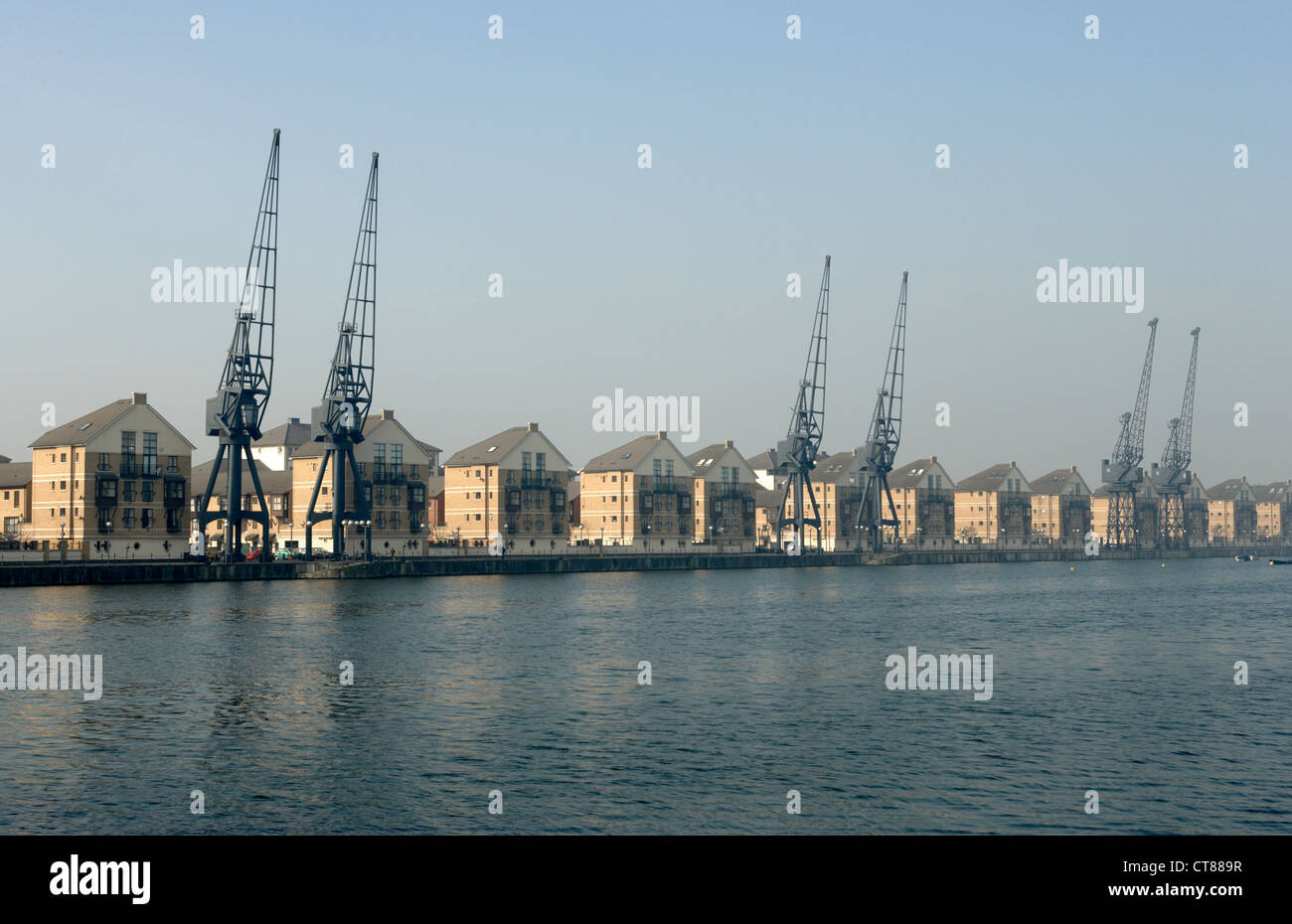 Ferienwohnung in London Häuser an den Ufern der Docklands in Ost-London Stockfoto