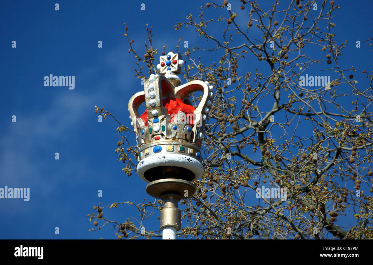 London - das Symbol der königlichen Krone Stockfoto