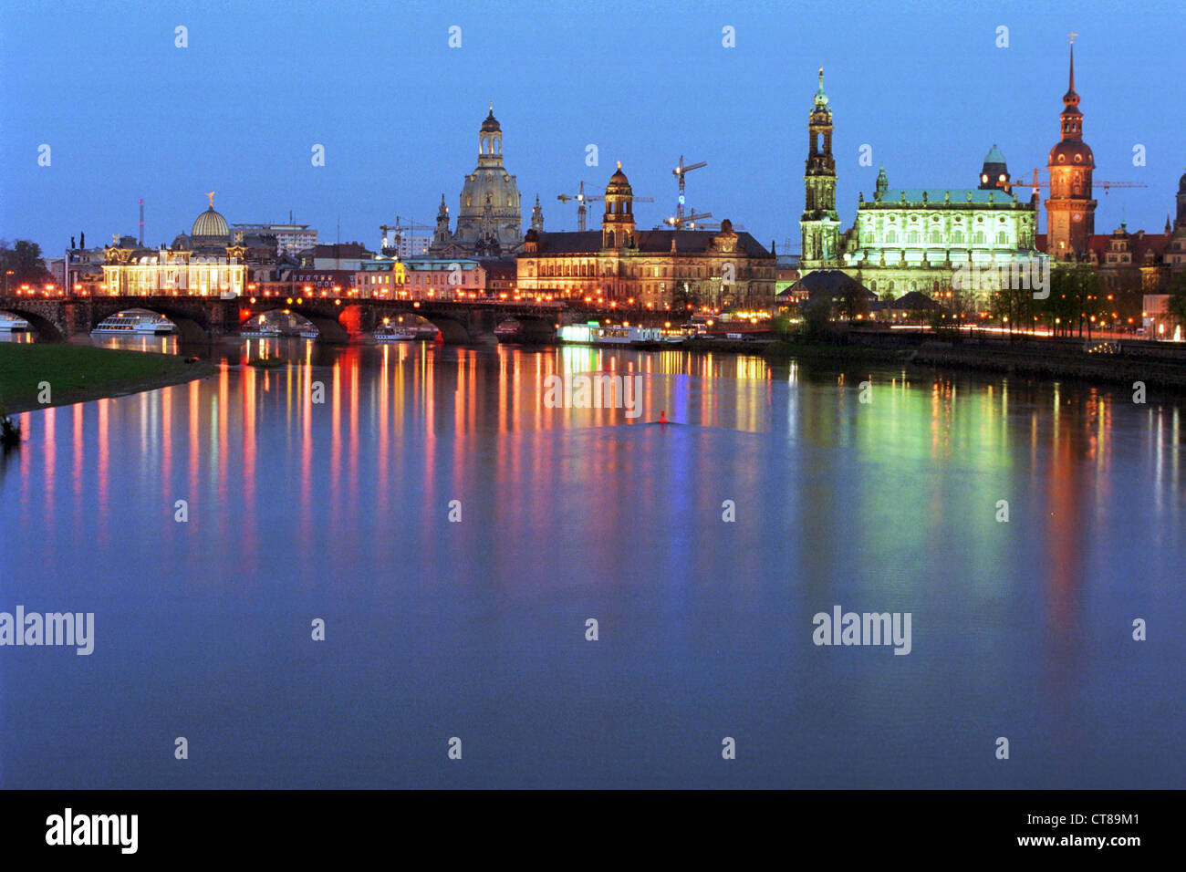 Dresden, das Stadtpanorama im Abendlicht Stockfoto