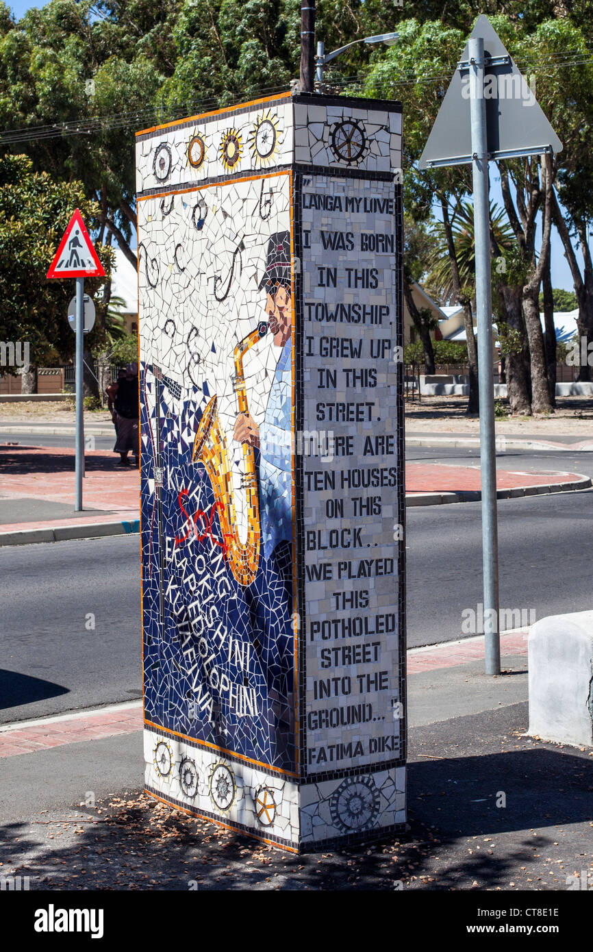 Afrikanischen Township Langa ist stolz auf seine berühmten Bewohner – dieses Plllar hält Worte Fatima Deich - Schauspielerin und Dramatikerin Stockfoto