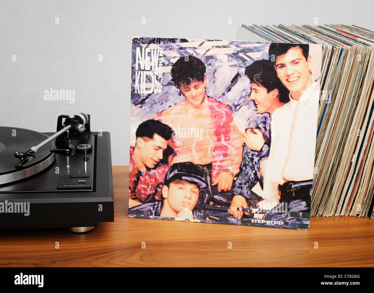 Step by Step ist das dritte Studioalbum (Gesamtvierter) aus Pop Gruppe New Kids on the Block. Stockfoto