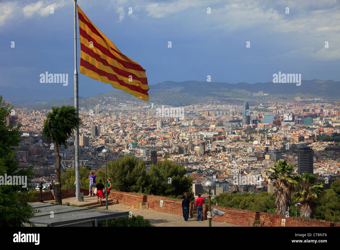 Spanien, Katalonien, Barcelona, Gesamtansicht, Skyline, katalanische Flagge, Stockfoto
