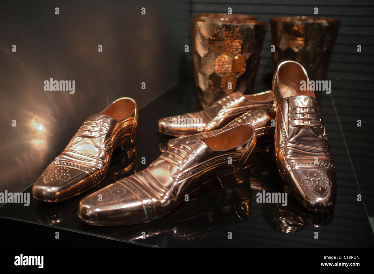 Tom Dixon Besetzung Schuh der klassischen englischen Gentleman Brogue, aufgenommen bei den meisten Ausstellung, Mailand 2012 Stockfoto