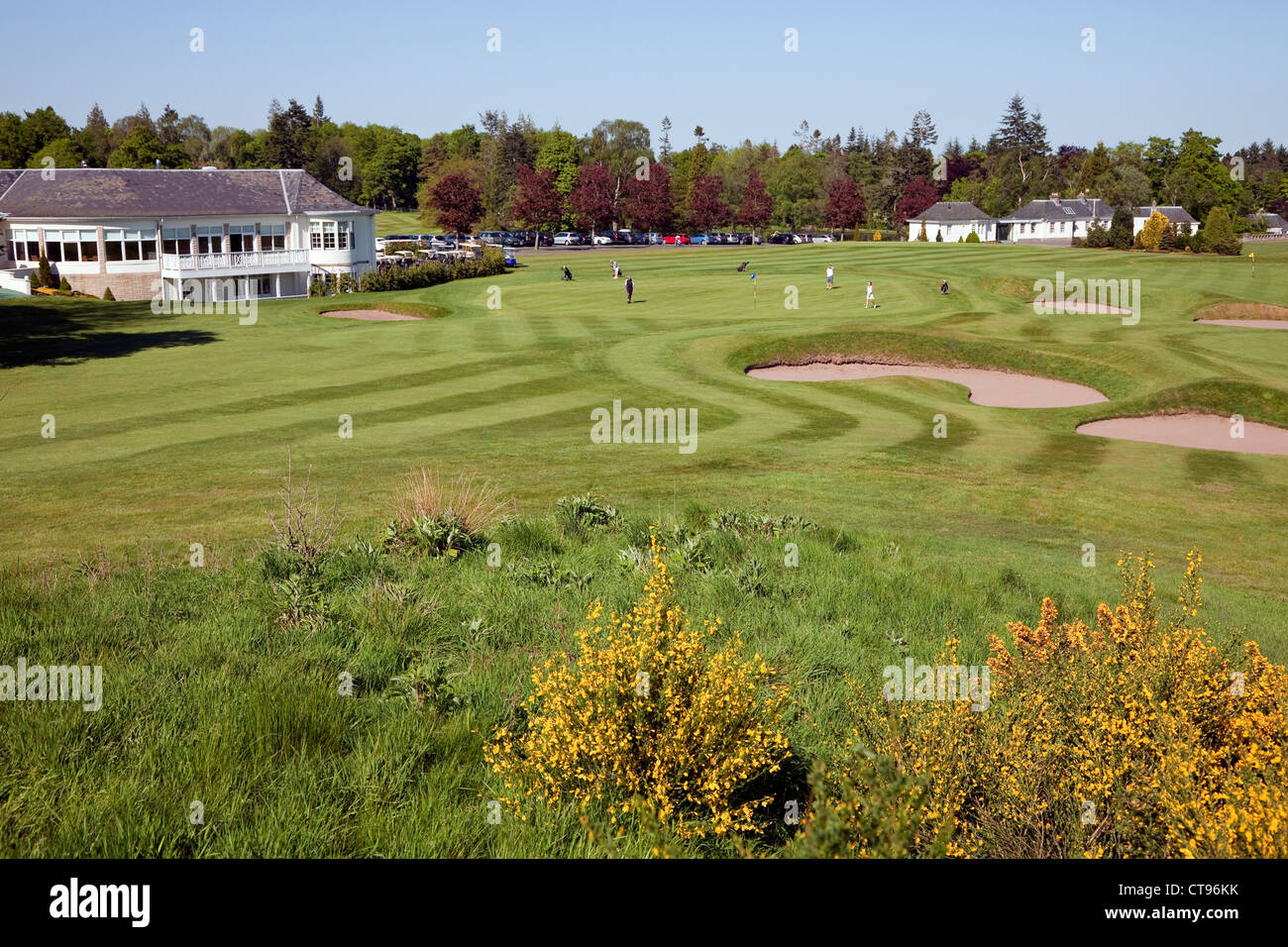 Gleneagles Golfplatz mit dem Dormie Haus Restaurant und Clubräume. Perthshire, Schottland Stockfoto