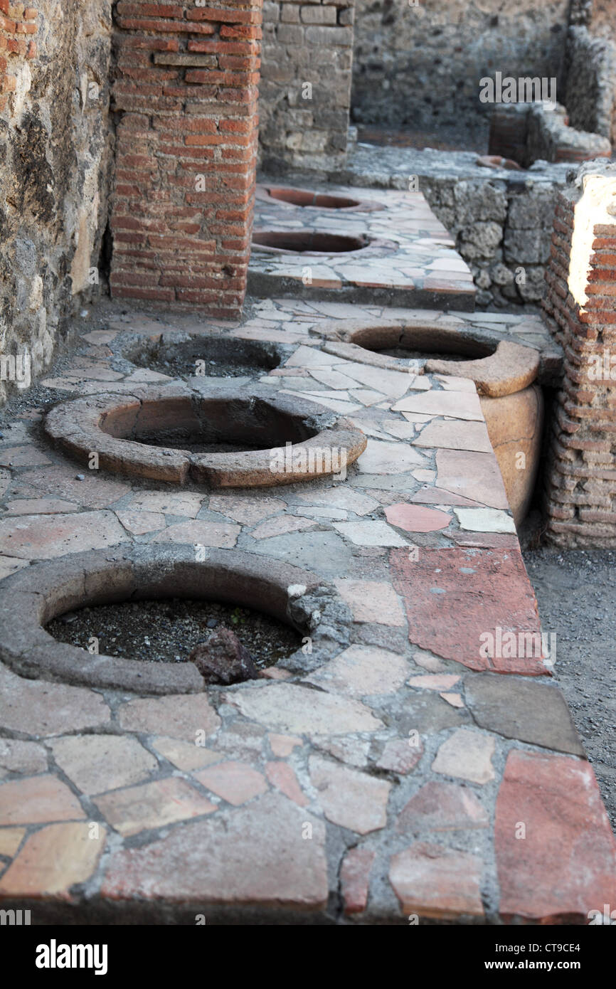 Fast Food-Kette in Pompeji, Stadt unter Asche vom Ausbruch des Vesuvs begraben Stockfoto