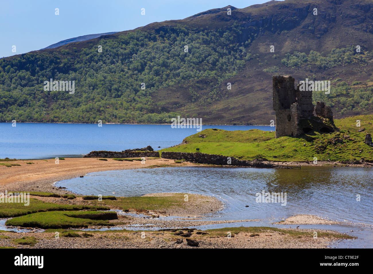 Ardvreck Burgruine am Ufer des Loch Assynt im schottischen nordwestlichen Hochland in der Nähe von Inchnadamph Sutherland Schottland UK Großbritannien Stockfoto