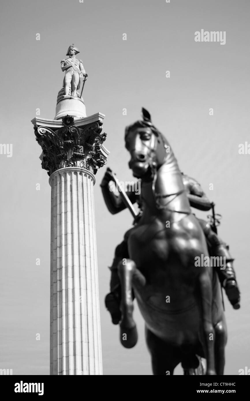 Nelson Column und Charles Statue auf dem Trafalgar Square Stockfoto