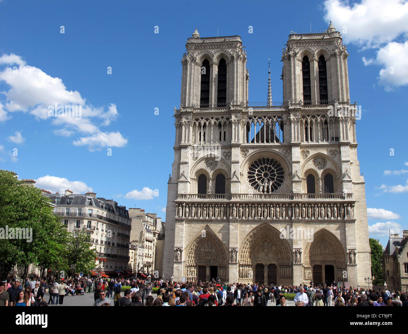 Vor der Kathedrale Notre Dame de Paris auf der Île de la Cité Insel, Paris, Frankreich Stockfoto