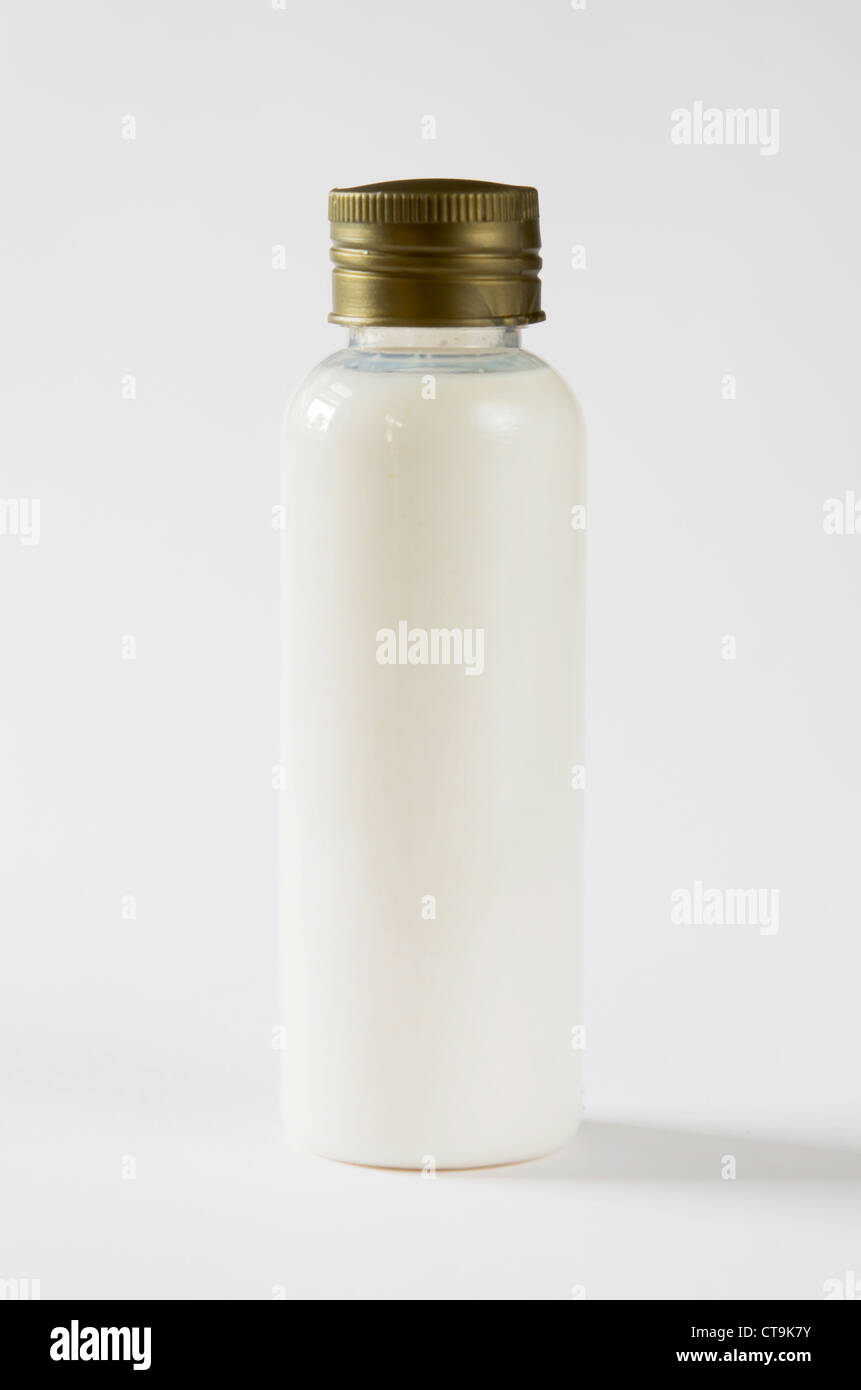 Foto von weißen Flaschen von kosmetischen Produkten Stockfoto
