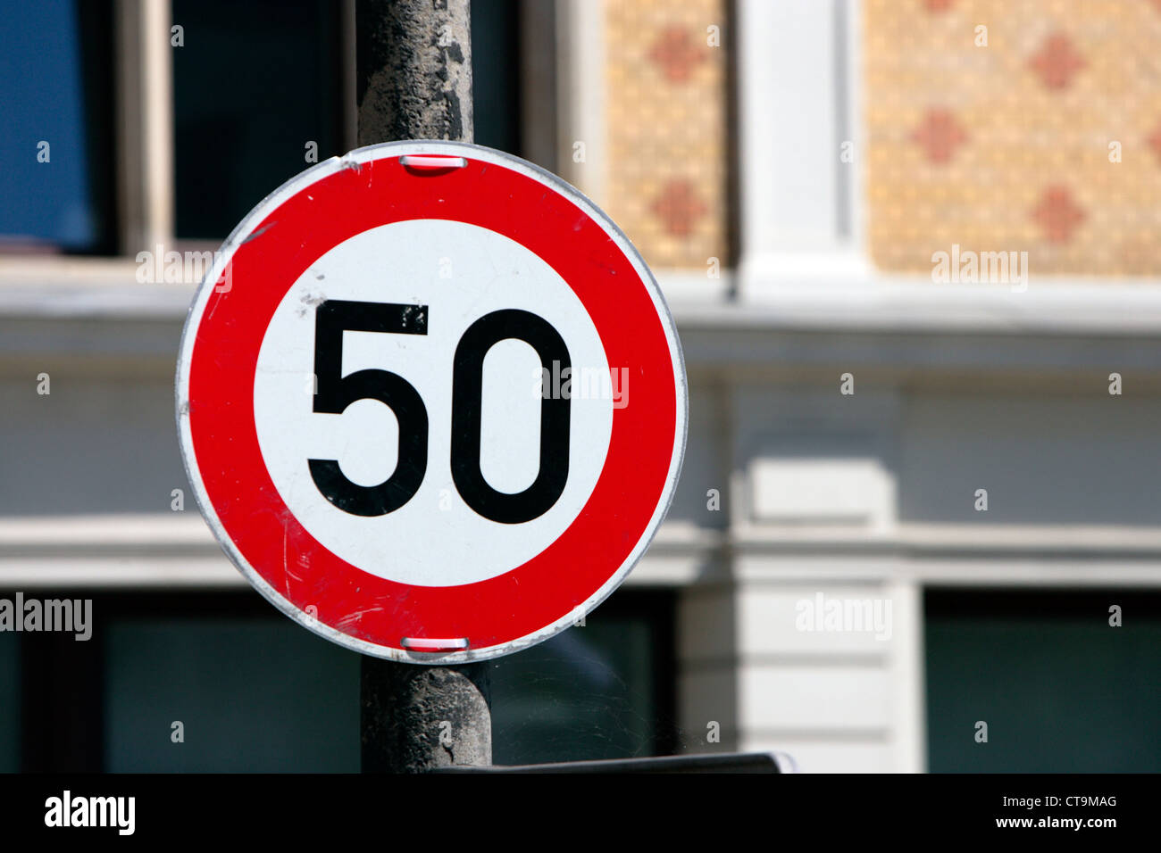 Berlin, Verkehrszeichen - maximale Höchstgeschwindigkeit 50 km/h Stockfoto