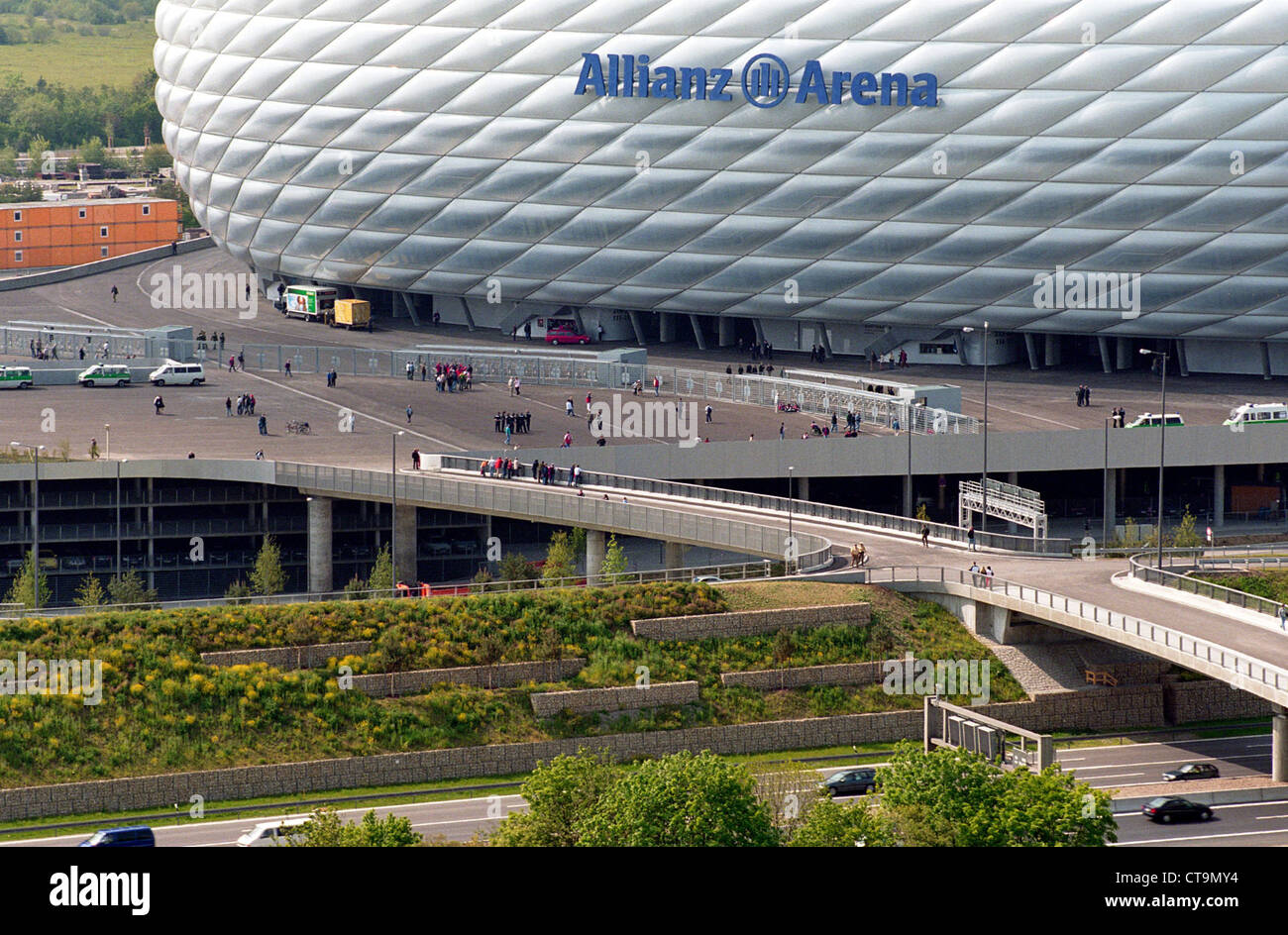 Blick auf die Straßen und der Platz vor der Allianz Arena Stockfoto