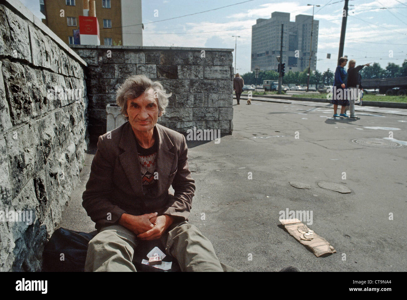 Ein Bettler in der Mitte von Kaliningrad, Russland Stockfoto