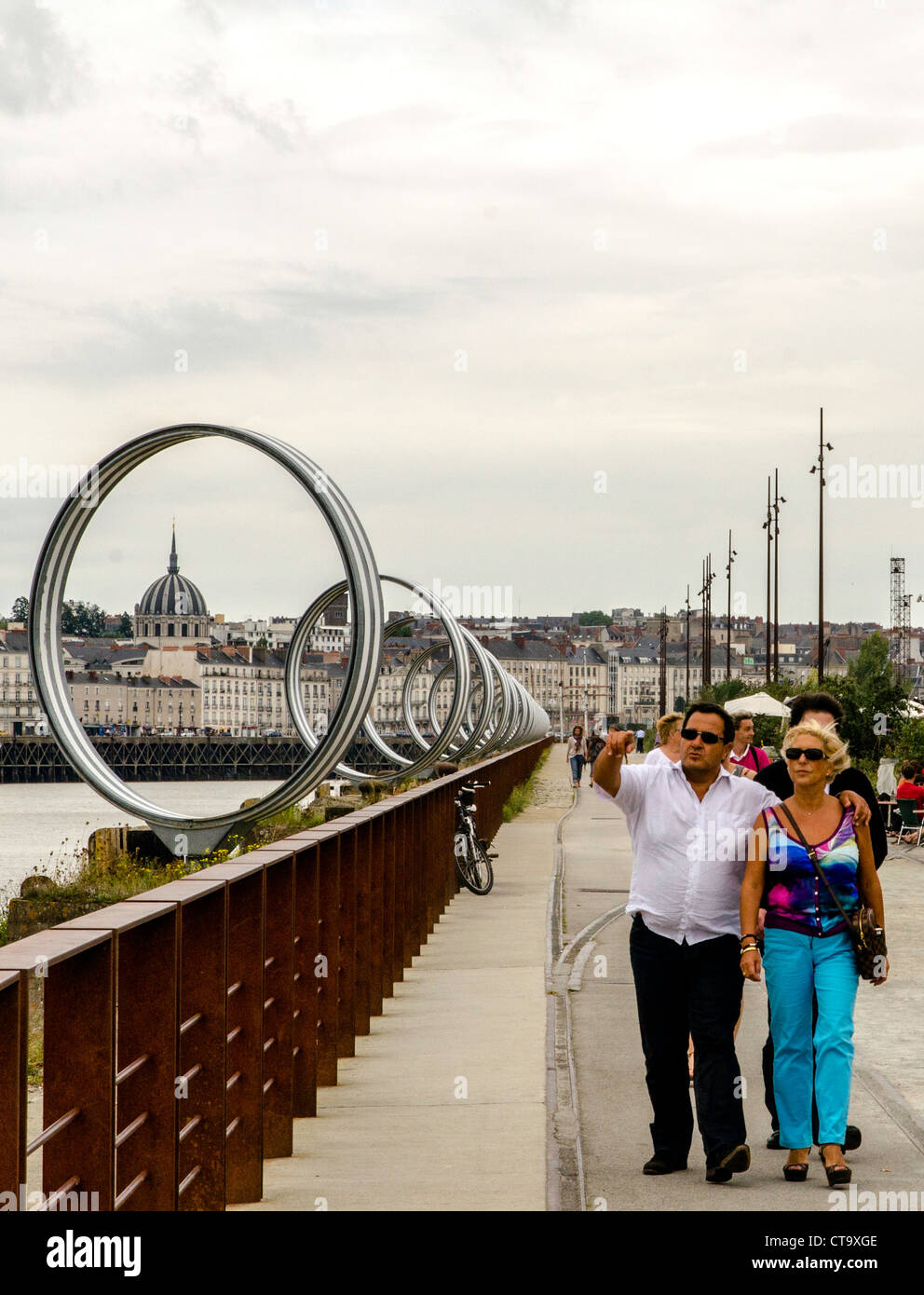 Buren Ringe auf Loire River Kais Nantes Ile de Nantes Loire Atlantique Frankreich Stockfoto