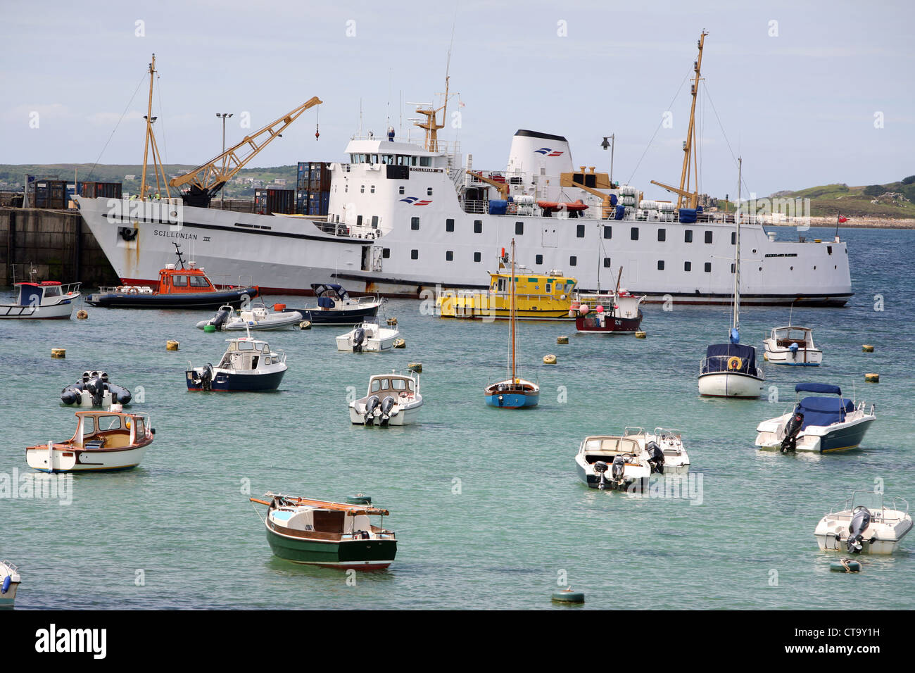 Die Scillonian Fähre im Hafen, Hugh Town St Mary's Scilly Isles Isles of Scilly Cornwall England UK Großbritannien GB Stockfoto