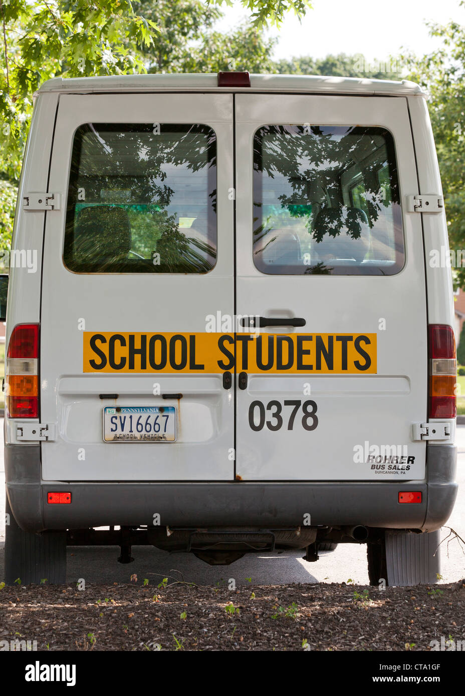 Rückseite des Schulbus Stockfoto